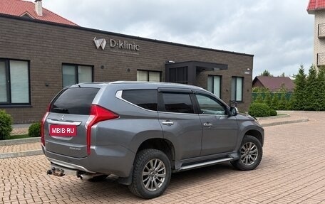 Mitsubishi Pajero Sport III рестайлинг, 2017 год, 2 250 000 рублей, 6 фотография