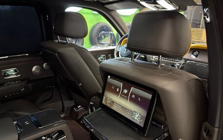 Rolls-Royce Cullinan, 2021 год, 37 900 000 рублей, 14 фотография