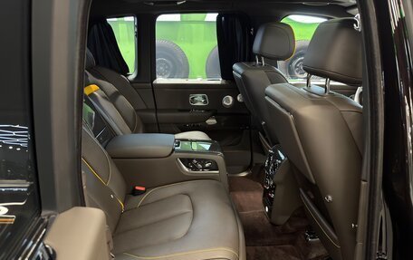 Rolls-Royce Cullinan, 2021 год, 37 900 000 рублей, 20 фотография
