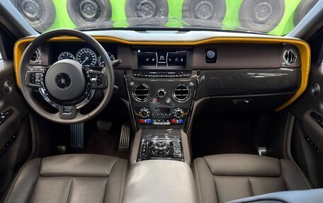 Rolls-Royce Cullinan, 2021 год, 37 900 000 рублей, 22 фотография