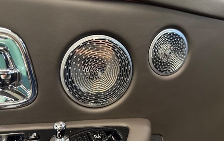 Rolls-Royce Cullinan, 2021 год, 37 900 000 рублей, 27 фотография