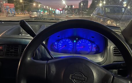 Nissan Cube II, 2000 год, 170 000 рублей, 6 фотография