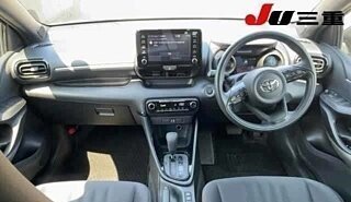 Toyota Yaris XP150 рестайлинг, 2023 год, 1 350 000 рублей, 5 фотография