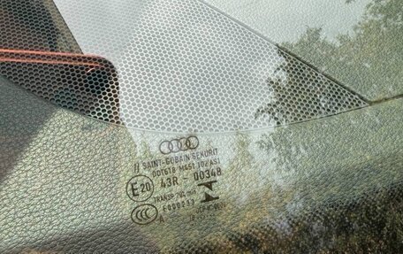 Audi A4, 2018 год, 2 300 000 рублей, 10 фотография