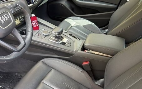 Audi A4, 2018 год, 2 300 000 рублей, 5 фотография