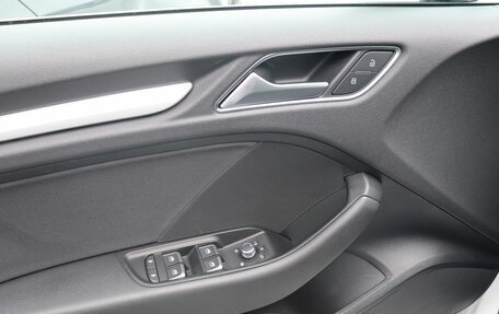 Audi A3, 2018 год, 1 999 000 рублей, 11 фотография