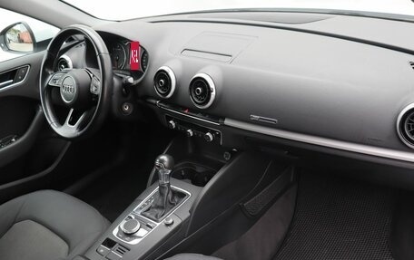 Audi A3, 2018 год, 1 999 000 рублей, 10 фотография