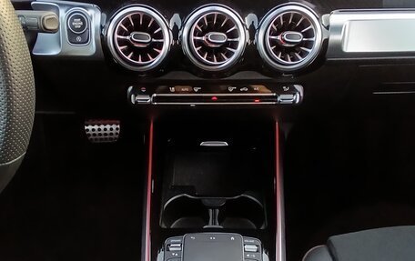 Mercedes-Benz GLB, 2021 год, 4 000 000 рублей, 17 фотография