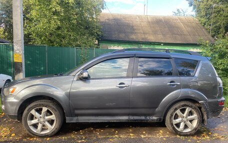 Mitsubishi Outlander III рестайлинг 3, 2011 год, 800 000 рублей, 2 фотография