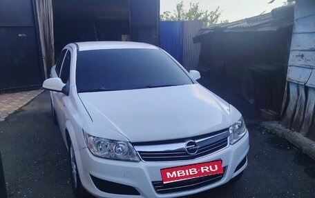 Opel Astra J, 2012 год, 600 000 рублей, 1 фотография