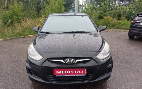 Hyundai Solaris II рестайлинг, 2012 год, 700 000 рублей, 1 фотография