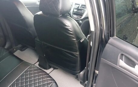 Hyundai Solaris II рестайлинг, 2012 год, 700 000 рублей, 7 фотография