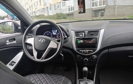 Hyundai Solaris II рестайлинг, 2012 год, 700 000 рублей, 8 фотография
