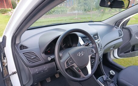 Hyundai Solaris II рестайлинг, 2014 год, 850 000 рублей, 14 фотография