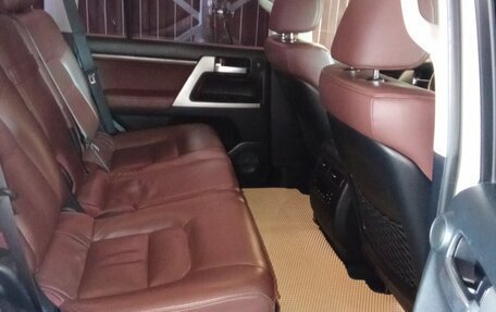 Toyota Land Cruiser 200, 2016 год, 5 300 000 рублей, 12 фотография