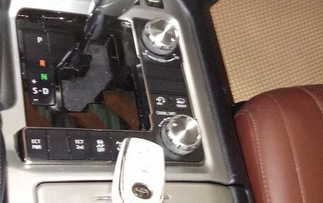 Toyota Land Cruiser 200, 2016 год, 5 300 000 рублей, 9 фотография
