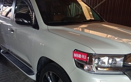 Toyota Land Cruiser 200, 2016 год, 5 300 000 рублей, 2 фотография