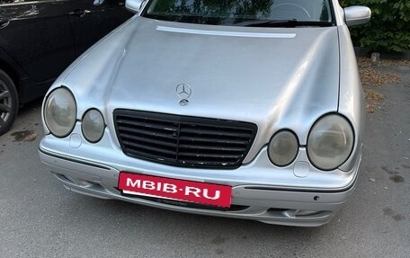 Mercedes-Benz E-Класс, 1999 год, 400 000 рублей, 1 фотография