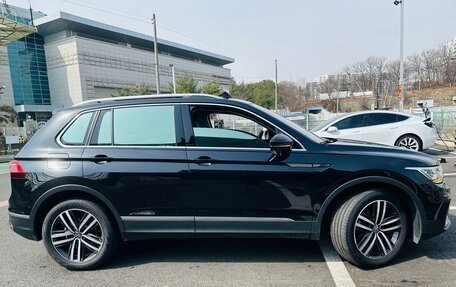 Volkswagen Tiguan II, 2021 год, 3 500 000 рублей, 1 фотография