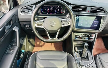 Volkswagen Tiguan II, 2021 год, 3 500 000 рублей, 27 фотография