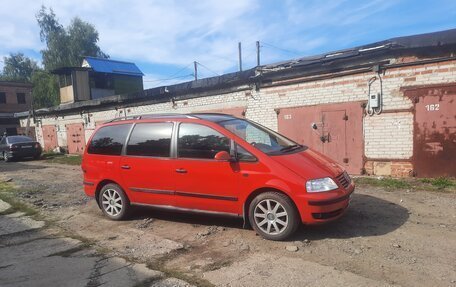 Volkswagen Sharan I рестайлинг, 2005 год, 650 000 рублей, 1 фотография