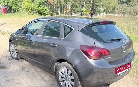 Opel Astra J, 2011 год, 600 000 рублей, 6 фотография