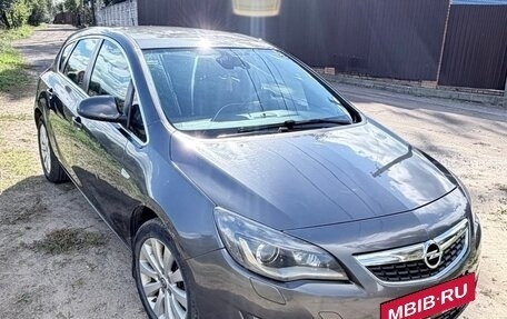 Opel Astra J, 2011 год, 600 000 рублей, 3 фотография