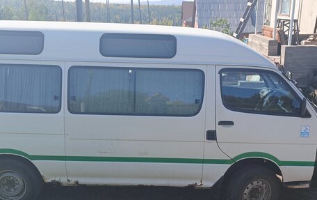 Toyota HiAce H100, 1999 год, 450 000 рублей, 3 фотография