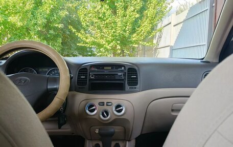 Hyundai Verna II, 2008 год, 680 000 рублей, 7 фотография