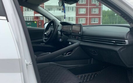 Hyundai Elantra, 2022 год, 2 150 000 рублей, 8 фотография