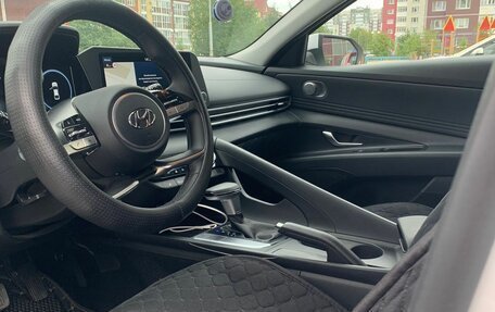 Hyundai Elantra, 2022 год, 2 150 000 рублей, 9 фотография