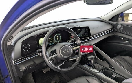 Hyundai Elantra, 2022 год, 2 050 000 рублей, 16 фотография
