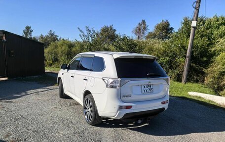 Mitsubishi Outlander III рестайлинг 3, 2013 год, 1 530 000 рублей, 5 фотография