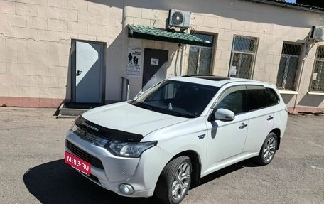 Mitsubishi Outlander III рестайлинг 3, 2013 год, 1 530 000 рублей, 6 фотография