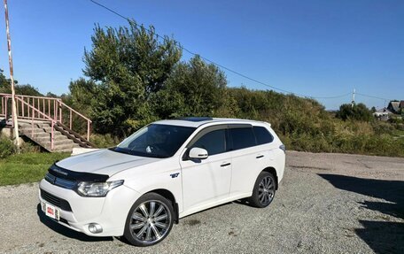 Mitsubishi Outlander III рестайлинг 3, 2013 год, 1 530 000 рублей, 7 фотография