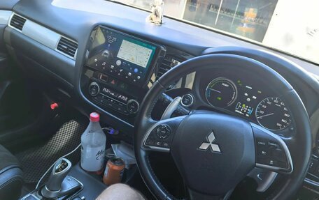 Mitsubishi Outlander III рестайлинг 3, 2013 год, 1 530 000 рублей, 8 фотография