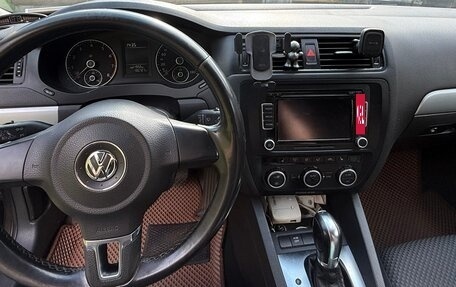 Volkswagen Jetta VI, 2012 год, 960 000 рублей, 3 фотография