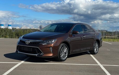 Toyota Camry, 2017 год, 2 450 000 рублей, 4 фотография