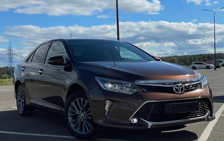 Toyota Camry, 2017 год, 2 450 000 рублей, 2 фотография