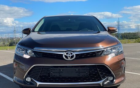 Toyota Camry, 2017 год, 2 450 000 рублей, 3 фотография