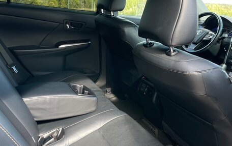 Toyota Camry, 2017 год, 2 450 000 рублей, 10 фотография