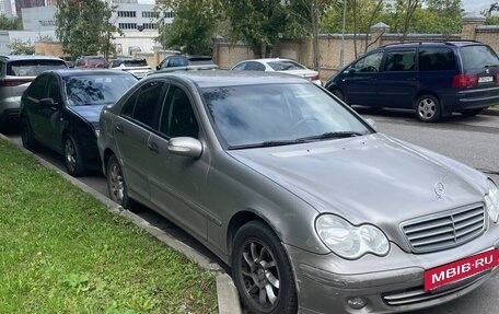 Mercedes-Benz C-Класс, 2004 год, 800 000 рублей, 3 фотография