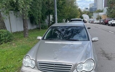 Mercedes-Benz C-Класс, 2004 год, 800 000 рублей, 1 фотография