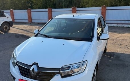 Renault Logan II, 2021 год, 990 000 рублей, 1 фотография