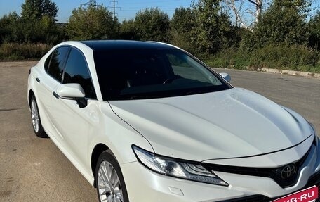 Toyota Camry, 2020 год, 3 595 000 рублей, 2 фотография