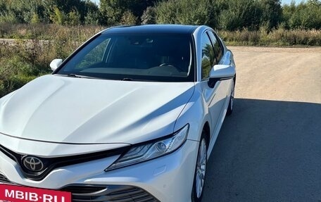 Toyota Camry, 2020 год, 3 595 000 рублей, 3 фотография