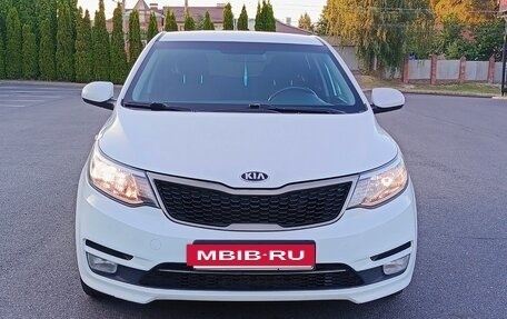 KIA Rio III рестайлинг, 2015 год, 990 000 рублей, 2 фотография