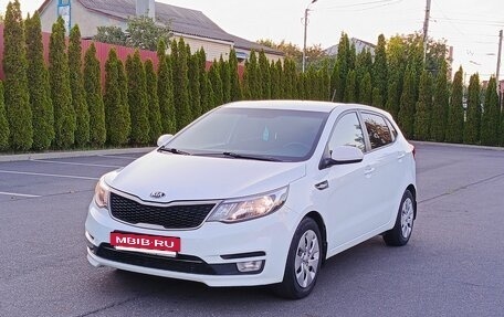KIA Rio III рестайлинг, 2015 год, 990 000 рублей, 3 фотография