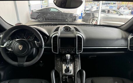 Porsche Cayenne III, 2012 год, 2 099 000 рублей, 10 фотография
