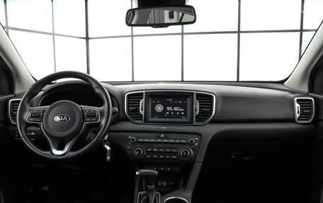 KIA Sportage IV рестайлинг, 2018 год, 2 599 000 рублей, 8 фотография